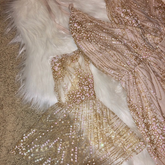 XS cream/pink off the shoulder romper - Picture 3 of 4